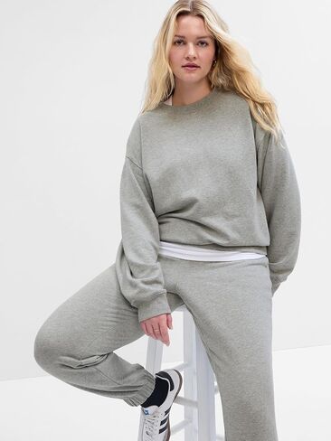 GAP Women's Relaxed Fit Fleece Crew in Saudi Arabia