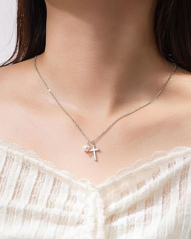 قلادة صليب اللؤلؤ للفتيات - المناولة الأولى، هدايا عيد ميلاد تأكيد المعمودية للفتيات in Kuwait