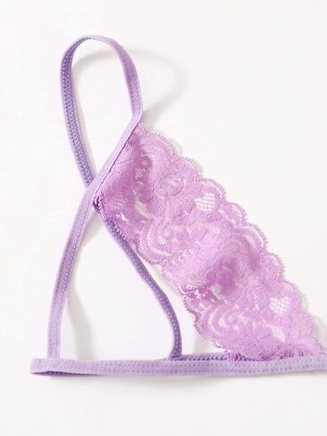 WDIRARA Women's Floral Lace Scallop Trim Bralette and Thong Lingerie Set with Chain Linked Choker in Saudi Arabia