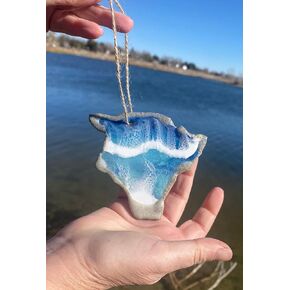 Seashore State Christmas Ornament, Ocean and Beach Inspired Decor for Home and Office Resin Ornament with Real Sand (California)