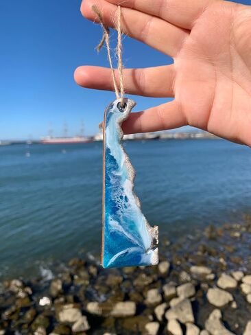 Seashore State Christmas Ornament, Ocean and Beach Inspired Decor for Home and Office Resin Ornament with Real Sand (California) in Saudi Arabia