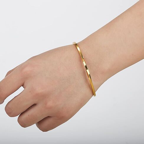 FOCUSTEEL أساور الكفة النسائية، سوار موبيوس الملتوي، سوار مفتوح قابل للتعديل للسيدات، هدية عيد الميلاد لصديقة زوجة أمي in Kuwait