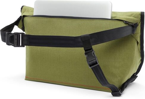 حقيبة Chrome Industries Simple Messenger - حقيبة لابتوب 13 بوصة، مقاومة للماء، MD-Medium، 15 لتر in Kuwait