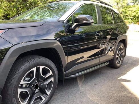 خطوات جانبية متوافقة مع Toyota RAV4 2019 2020 2021 2022 2023 2024 LE,XLE,Adventure,TRD, لوح الجري المحدود Nerf Bar in Kuwait