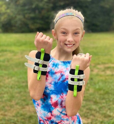 أساور معصم للجمباز للمقابض، أساور معصم لمقابض الجمباز للفتيات، نيوبرين ناعم ومريح، قوي وغير قابل للانزلاق، خياطة عالية الجودة وسهلة الارتداء والخلع، لجميع الأعمار in Kuwait