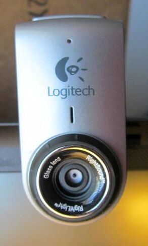 لوجيتك QuickCam Deluxe لأجهزة الكمبيوتر المحمولة (فضي) in Saudi Arabia