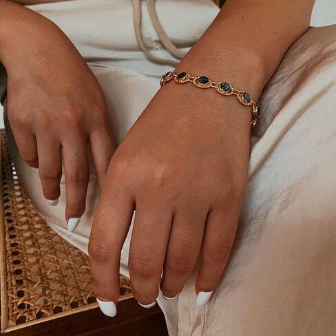 Gold Bracelets for Women Girls, 18K Gold Plated Cute Layered Bracelets for Women Teen Girls Link Bracelets Initial Heart Bracelet for Women Girls Kids Jewelry in Saudi Arabia