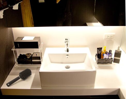 مشط فرشاة الشعر، آمن للتخزين من شارمونيك، علبة تخزين، يعمل كفرشاة أصلية، مثالي للسفر أو في المنزل (عبوة واحدة) in Kuwait