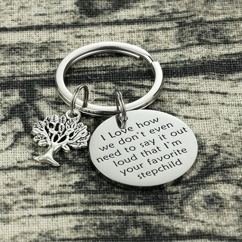 Ahaeth Stepmom Gift Keychain Ideas for Women Men Funny Best Stepdad Keychains Gifts Stepmom Keychain in Saudi Arabia