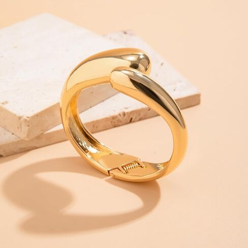 Gold Bangle Bracelets Cuff Bracelets for Women Trendy Statement Minimalist Wide Chunky Bangle Bracelets for Women Hinge Gold in Saudi Arabia