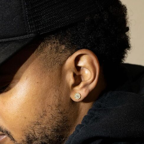 Small Unisex Brilliant Cut 925 Sterling Silver 14K Yellow Gold Plated Round Flower Cluster Halo Hypoallergenic Cz Men's Women's Hip Hop Circle Screw Back Stud Earrings in Saudi Arabia