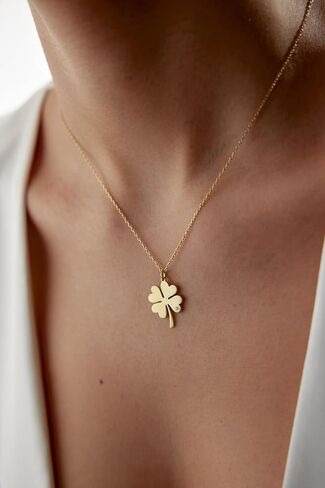 CLOVER NECKLACE - 18K Gold-Plated Sterling Silver LUCKY NECKLACE as the perfect gift for every occasion. Elegant and meaningful Mother's Day Gift in Saudi Arabia