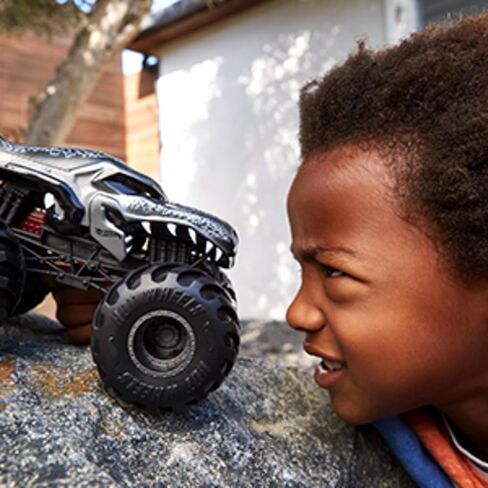 HOT Wheels Monster Truck Too S'COOL in Saudi Arabia
