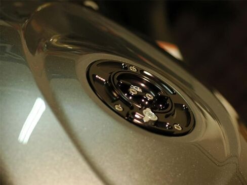 غطاء غطاء خزان الوقود متوافق مع ياماها YZF-R1 R6 FZ-6R FZ8 FZR750R الدراجات النارية Vortex V3 بأكسيد GC610 فضي in Kuwait