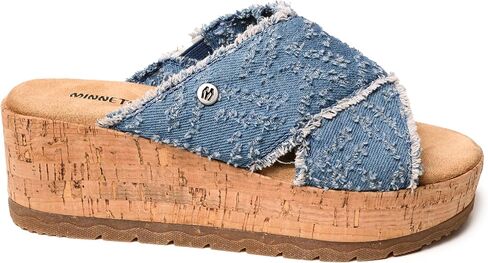Minnetonka Women's Posey Sandal in Saudi Arabia
