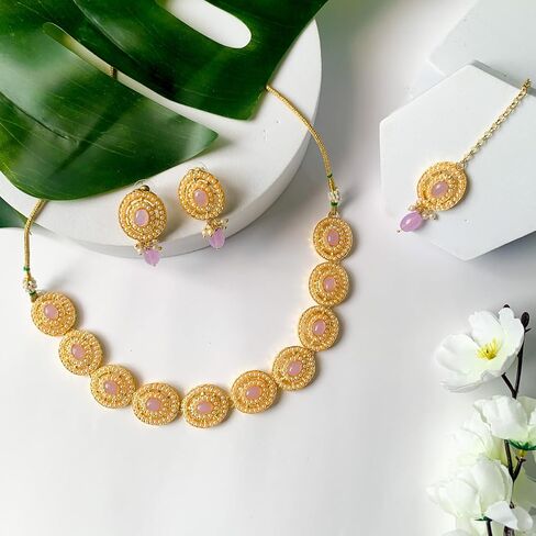 مجموعة مجوهرات الزفاف الهندية من I Jewels مصنوعة يدويًا من قلادة من اللؤلؤ مع أقراط ومجموعة Maang Tikka للنساء والفتيات (ML329) in Kuwait