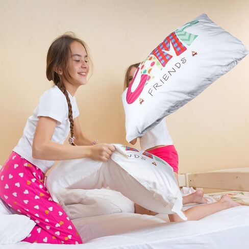غطاء وسادة Moukeren Camp Friends Girl مطبوع عليه توقيعه، غطاء وسادة للمخيم الصيفي، غطاء وسادة للسفر، غطاء وسادة للسفر للأطفال، حزمة أشياء أساسية وإكسسوارات النوم (العديد من الألوان، قطعة واحدة) in Kuwait