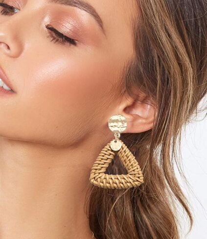 Rattan Hoop Earrings Woven Handmade Straw Circle Drop Earrings Hammered Disc Stud Wicker Bohemian Lightweight Earrings for women in Kuwait