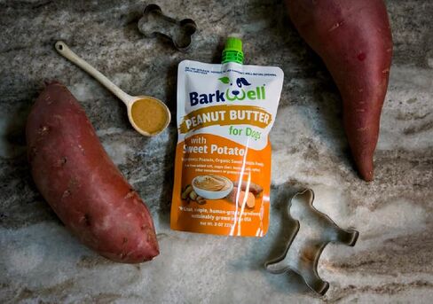 Peanut Butter Squeeze - All-Natural Dog Peanut Butter Dog Treat 3 Pack (24 oz) Sourced and Made in The USA Plus Free Lick Mat. Peanut Butter, Sweet Potato and Apple. 100% Natural in Saudi Arabia