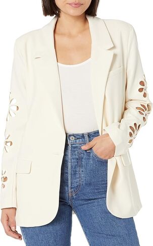 سترة نسائية عادية من BB DAKOTA بتصميم Keep an Eyelet Out in Kuwait