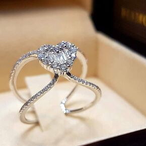 925 Sterling Silver Shiny Full Diamond Ring Classic Heart-Shaped Cubic Zirconia Rings CZ Diamond Ring Eternity Fashion Band Ring for Women