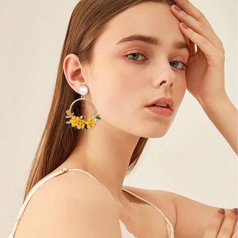 Fashion Charm flower wreath Dangle Earrings Minimalist flower Drop Earrings Lightweight Cute Earrings for Women Girls Gift Jewelry in Saudi Arabia