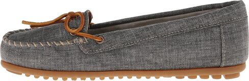 حذاء بدون كعب من القماش للنساء من Minnetonka in Kuwait