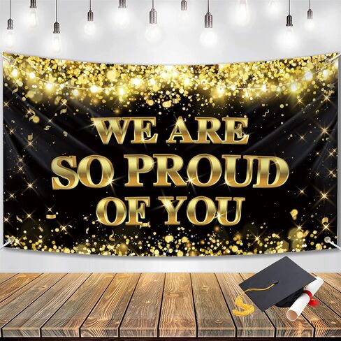 لافتة كبيرة نحن فخورون جدًا بك - لافتة تخرج مقاس 79 × 45 بوصة، ديكورات حفلات التخرج، خلفية تهانينا، لافتة تخرج للفئة 2024، لوازم ديكور حفلات التخرج باللونين الأسود والذهبي in Kuwait