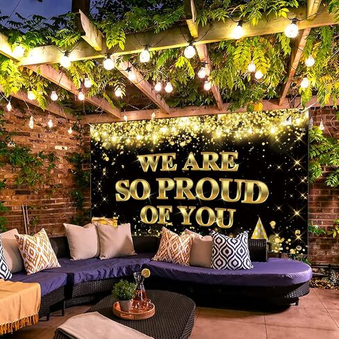 لافتة كبيرة نحن فخورون جدًا بك - لافتة تخرج مقاس 79 × 45 بوصة، ديكورات حفلات التخرج، خلفية تهانينا، لافتة تخرج للفئة 2024، لوازم ديكور حفلات التخرج باللونين الأسود والذهبي in Kuwait