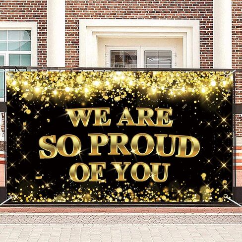 لافتة كبيرة نحن فخورون جدًا بك - لافتة تخرج مقاس 79 × 45 بوصة، ديكورات حفلات التخرج، خلفية تهانينا، لافتة تخرج للفئة 2024، لوازم ديكور حفلات التخرج باللونين الأسود والذهبي in Kuwait