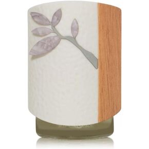 Yankee Candle Dogwood with Light Scent Plug Diffuser
