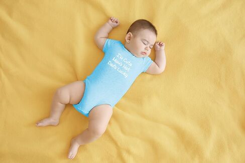 ملابس AW Fashions I'm Cute، Mom's Hot، Dad's Lucky Baby، ملابس رومبير مضحكة ورائعة للرضع in Saudi Arabia