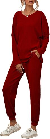 بدلة رياضية نسائية بياقة دائرية وأكمام طويلة مع بنطال بخصر مطاطي in Kuwait