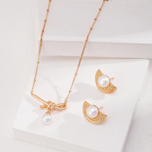 Pearl Necklace for Women, Real 925 Sterling Silver with 18K Gold Plate Necklace in Kuwait