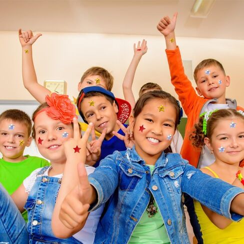 1500 ملصق لامع ثلاثي الأبعاد، ملصقات من رقائق النجمة الصغيرة مقاس 1 بوصة لمخططات السلوك، ومكافآت الأطفال ومعلمي الفصل الدراسي (نجمة ذهبية، نجمة فضية، نجمة حمراء) in Kuwait