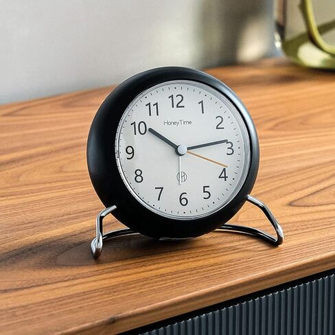 ساعة منبه تناظرية مستديرة غير موقوتة مقاس 4 بوصات من SHISEDECO، تعمل بالبطارية مع ساعة طاولة لطيفة بإضاءة خلفية، ساعة مكتب صغيرة كلاسيكية صامتة، ديكور بسيط وأنيق لغرفة المعيشة وغرفة النوم (أسود) in Kuwait