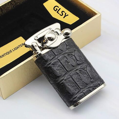 ولاعة كلاسيكية مصنوعة يدويًا من النحاس النقي العتيق + ولاعة الكيروسين من جلد التمساح ولاعة إبداعية مضادة للرياح كهدية in Kuwait