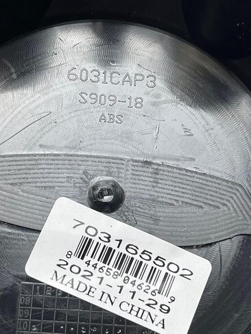 PRO COMP غطاء مركزي للعجلة السوداء المسطحة مع براغي 703165502 6031CAP3 S909-18 شعار من الراتنج in Kuwait