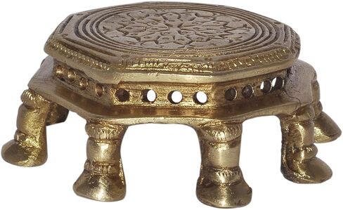 Aakrati Handicraft Brass Chowki للمعبد المنزلي - حامل صغير - أثاث معدني للطاولة لوضع أي عرض صغير - تمثال هدية فريد من نوعه مصنوع يدويًا من المعدن الهندي in Kuwait