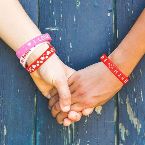 FEPITO 35 قطعة من سوار المعصم المطاطي لعيد الحب من السيليكون أساور مطاطية للحفلات المفضلة ومستلزمات الهدايا المدرسية in Kuwait