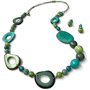قلادة وأقراط طويلة من تاجوا باللون الأزرق المخضر والليمون والأخضر TAG677. مجوهرات تاجوا الجوز، مجموعة قلادة من العاج النباتي. مجموعة قلادة وأقراط من المجوهرات العضوية in Kuwait