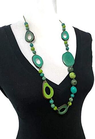 قلادة وأقراط طويلة من تاجوا باللون الأزرق المخضر والليمون والأخضر TAG677. مجوهرات تاجوا الجوز، مجموعة قلادة من العاج النباتي. مجموعة قلادة وأقراط من المجوهرات العضوية in Kuwait