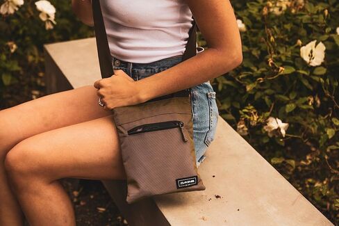 Dakine JIVE CROSSBODY in Saudi Arabia