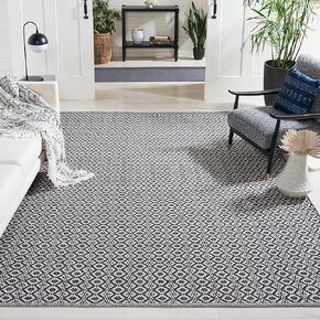SAFAVIEH Montauk Collection Accent Rug - 2'3" x 3'9", Ivory & Beige, Handmade Cotton, Ideal for High Traffic Areas in Entryway, Living Room, Bedroom (MTK716G)
