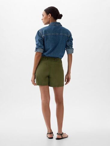 Gap Women's Downtown Khaki Short in Kuwait