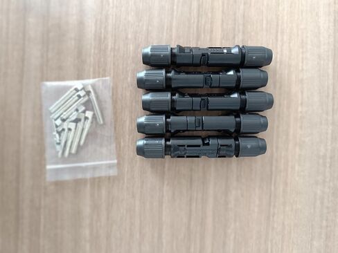 موصلات كابلات الألواح الشمسية ذكر / أنثى IP67 30A 1000V DC (5 أزواج) in Kuwait