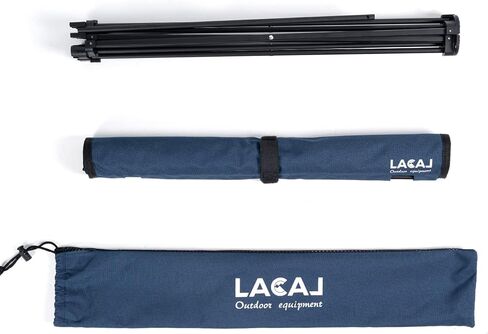 طاولة قابلة للطي للتخييم خفيفة الوزن، إطار ألومنيوم متين، سطح من قماش أكسفورد، حجم تخزين صغير، مع غطاء قدم غير قابل للانزلاق، جيب جانبي وحقيبة حمل (كحلي) in Kuwait