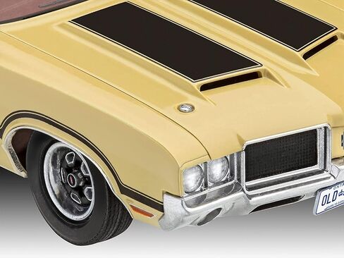 Revell 07695 '71 Oldsmobile® 442™ 1:25 Scale Unbuilt/Unpainted Plastic Model Kit in Saudi Arabia