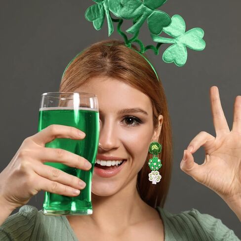 عيد القديس باتريك أقراط أقراط مطرزة للنساء الفتيات محظوظ الأيرلندية شامروك أقراط الورقة الخضراء قبعة البرسيم البيرة الأقراط المتدلية هدية عيد الأيرلندية in Kuwait