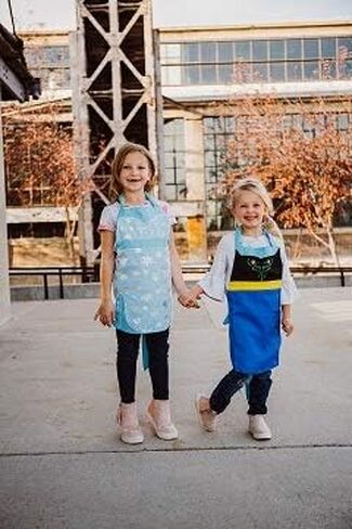 Bibbidi Boutique Princess Dress Up Apron Costume Reversible (Snow Sisters) in Saudi Arabia